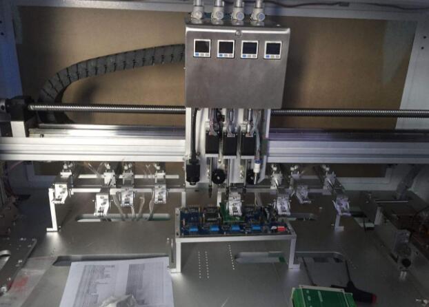 全自動芯片燒錄機的制作方法